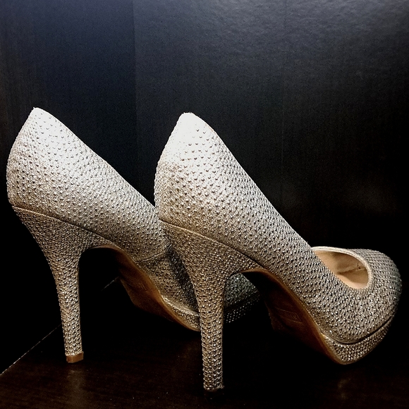 Pumps - Picture 2 of 2